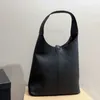 BBBB Locker Hobo Çantalar Vintage Büyük Kapasiteli Çanta Tote Çanta Kadın Omuz Çanta Cowhide Donanım Kilidi En Kalite Fermuar Cep 240215