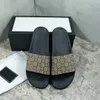 Designer Slippers Plateforme de fond épaisse Soft confortable Homme de caoutchouc sandales Sandales Chaussures Black Blanc Rose de luxe Sandles Flops plats