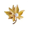Brooches Exquisite Maple For Women Vintage Gold Color Canada Country Plant Fashion Jewelry Alloy Material Good Gift
