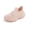 Kindersneakers 2024 Lente en Herfst Kinderen Sport Jongens Casual Schoenen Vliegend Geweven Ademend Mesh Lichtgewicht Meisjes Loopschoenen Zachte Zolen Baby Wandelschoenen