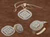Set regalo di nozze Classico da donna in oro 18 carati con diamanti Set di gioielli da sposa Orecchini con ciondolo Collana Anello di fidanzamento Accessori6434651