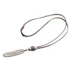 Colliers pendants Collier pour hommes PU Cordon en cuir Plume réglable Ornement à tendance Accessoire Hip Hop Bola Tie pour les vacances de voyage