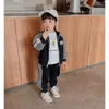 秋の若者と女の子の服の子供と男の子のフルスリーブジッパージャケットとフラットボトムパンツセットチャイルドレンズスポーツシャツとスポーツパンツトラックスーツセット240218