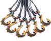 Modna biżuteria Cała część 12pcs fajna symulacja kość rzeźbiona hawajska maorys brązowy hak rybny wisiorek amulet naszyjnik spadek shippi4631414