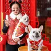 Abbigliamento per cani Caldo gatto Cheongsam Ricamo Drago Veste Abbigliamento per animali addensato Confortevole Facile da indossare Gilet anno cinese per cani e gatti
