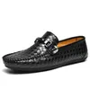Men skor läder slip på mens moccasins andas italienska avslappnade lyxmärke loafers som kör zapatos hombre 240202