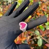 Blasen-Buchstaben-Baguette-Herz-Ring für Frauen, rosa Steine, glänzende Mädchen, rosévergoldeter Hip-Hop-Schmuck 240122