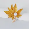 Brooches Exquisite Maple For Women Vintage Gold Color Canada Country Plant Fashion Jewelry Alloy Material Good Gift