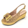 Klänningskor 2024 Fashion Women's Ankle Strap Spring Summer Beach Sandaler Bekväm kil klackar svart