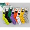 Designer 8 Farben BB Sports Four Seasons Letter Print Marken-Baumwoll-Mid-Tube-Socken für Herren und Damen