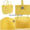 Totes Summer Waterproof Bogg Bag Solid Punched Organizer Basket Water Park Sea Storage Handväskor Stora Womens Stock Beach Bogg Bagsh24218