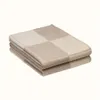 Designerdecke Buchstabe Kaschmirwolle Schal Schal tragbar warm dicker kindliches Sofa Bett Strickdecke 800 g/1400 g/1500 g