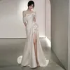 2024 Arabische Aso Ebi Zeemeermin Trouwjurken sexy satijn side split off shoulder Luxe Bruidsjurken Jurk Plus Size Bridal Party jassen trompet stijl Robe De Mariee