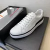 Luxe modeontwerper merk modieuze heren business casual sportschoenen met wax kalfsleer zwart en wit veterschoenen lage top lichtgewicht schoenen, maten 5-10, 2024