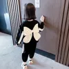 Moda okul öncesi bebek erkek ve kızlar sonbahar giyim seti kız bebek giyim seti çocuk büyük kelebek sweatshirt pantolon 2pcs set 240218