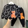 Sonbahar Bebek Bebek Giysileri Çocuklar Karikatür Bear Sweater Külot Üst ve Pant 2 Parça Set Çocuk Kız Kıyafet Uzun Kollu Takip 240218