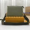 Tasarımcı Çanta Debriyaj Crossbody Bags Lady zarf omuz çantası Kadınlar Moda Zincirleri Çanta Lüks El Çantası Cowhide Puff Messenger