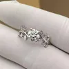 Veri anelli a foglia da 1 ct S925 placcato argento in oro bianco 18 carati per le donne Anello da dito per matrimonio con fascia per feste Gioielleria raffinata con GRA 240125