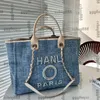 Womens Pearls Canvas Beach Shopping Shoulder Bags Deauville Clutch With Chain Silver Metal Hardware Crossbody Shoulder Handbags Capacity Outdoor Luggage 37CM
