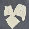 高級デザイナーセーターセット長袖カーディガンコートシングレットショート衣装魅力的なエレガントな女性セータージャケットベストトップショーツ3ピースセット