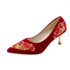 Scarpe eleganti da sposa cinesi da donna, grandi ricami rossi, moda sposa, tacchi alti, bassi e spessi con gonna