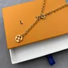 2024 Fashion V letter geometrie diamanten sleutelbeen ketting voor mannen en vrouwen titanium staal verguld eenvoudig hoog gevoel voor alle stijlvolle choker