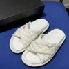 Designer-Slides, Chaneles-Absätze, Sandalen, Mopp, Sommer-Outwear, offene Zehen, gekreuzte Mode, lässige Strandschuhe RRUO