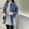 Blouses Femmes Denim Blouse Femmes Manteau Vintage Lâche Simple Boutonnage Revers Jean Chemise Femme Printemps Automne Élégant À Manches Longues Cowboy Tops