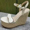 디자이너 Espadrille Wedge Sandals 플랫폼 하이힐 가죽 여성 샌들 조절 가능한 발목 스트랩 발 뒤꿈치 샌들 여름 해변 파티 신발과 상자 291