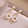 Boucles d'oreilles pendantes pour femmes, Design de mode sud-coréen, lumière exquise, pompon de luxe, perle, cadeau, Banquet d'affaires, bijoux pour femmes, 2024