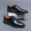 Jurk Schoenen Derby Met Gaten Witte Bruiloft Voor Mannen Hakken Mode Elegante Man Sneakers Sport Racing Mand