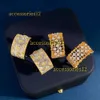 Boucles d'oreilles de créateurs de luxe plaqué or 18 carats, tissu texturé, motif sculpté, diamant incrusté, double couleur, boucles d'oreilles en forme de C, accessoires bijoux 2024