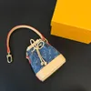 Moda Tasarımcı Denim Klasik Mektup Erkek Kadınlar Keying Çinko Alaşım Araba Çanta Mini Anahtar Zincirler Anahtarlık Hediyeler Aksesuarları