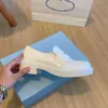 2023 Designer Frauen Monolith Freizeitschuhe Dreieck P Loafers Schwarz Cloudbust Echtes Leder Schuh Erhöhen Plattform Turnschuhe Outdoor Classic