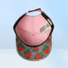 Högkvalitativt klassiskt brevtryck baseball cap kvinnor berömd bomull justerbar skalle sportgolf krökta jordgubbshink hat7354023