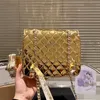 23CM Flap Star Bag Mulheres Mochila Couro Envernizado Diamante Treliça Bolsa de Luxo Hardware Dourado Corrente Ajustável Bolsa de Ombro para Viagem ao Ar Livre Titular de Cartão de Tendência