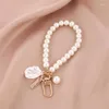 Keychains Trendy Jewelry Women's Pearl Chain Key Ryggsäck Pendant Keyrings Accessories Ring Charm Gifts