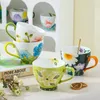 Tazze disegnate a mano ceramica floreale creativa con alto valore estetico accompagnato da regali tazze di caffè a casa colazione