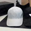 Klasik Rozet Spor Kapağı Düz ​​Renk Beyzbol Kapağı Kadın Erkekler Marka Siyah Golf Snapback Sıradan Açık Tepeli Kapaklar