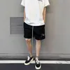 2024 Rhude Shorts Designer Rhude Summer Lettre Broderie High Street Marque de mode Cordon Couple Sports Loisirs Terry Coton Shorts Capris WBMJ