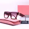 Designer Miu Solglasögon Miui Miuity Overseas Large Frame For Men and Women Street Photography Classic Travel Fashion Glasses 2090