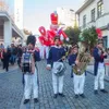 3,5 mH (11,5 pieds) avec ventilateur en gros Parade Marchant Gonflable Casse-Noisette Soldat Marionnette Sac à dos Costume de dessin animé en mouvement pour adultes Événements en plein air