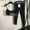 Diseñador Mujeres Chándales Trajes de yoga de lujo Sling Padd Tanks Tops Leggings Halter Gym Ropa deportiva recortada Ropa deportiva para mujeres