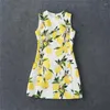 Casual jurken hoogwaardige runway vrouwen vakantie citroen print bloemenbrocade verfraaide mini-jurk 2024