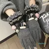 5本の指の手袋文字Camellia Cashmere Warm Gloves Classic Brand Camelliaタッチスクリーン女性の厚いミトンドライビング