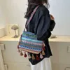 Omuz çantaları etnik tarzı kadın çantası püskül büyük kapasiteli renkli crossbody fasion geometrik dokuma soulder trend messenger poşeti24219