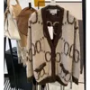 GGITY Pełne litery Drukuj SWEAT MOHAIR Płaszcze dla kobiet luźne miękkie pluszowe projektanci damskich damskich kieszeni płaszcza wysokiej jakości damski odzież wiejska