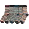 Gruby modny ciepły zimowy wzór kolorowy mężczyźni wełna świąteczna 5 Socken Socken Sockin Y240123