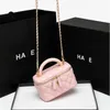 Bolsa pequena portátil para mulheres, primavera e verão, nova bolsa de corrente Lingge, bolsa crossbody elegante e de alta qualidade, bolsa de caixa popular