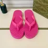 Gummi thong sandaler plattform sandlar flip flops sommar platt mulor glider sandaler berömda designer kvinnor glid på skjutreglage sandal sommarstrand sandal skor